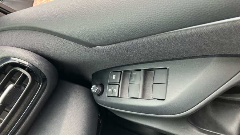Toyota Yaris 1.5 Hybrid Design 5dr CVT Hybrid Hatchback